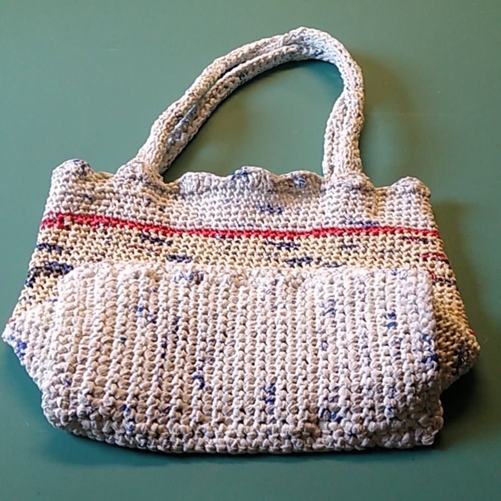 Crochet Repurposed plastic bags Shoulder Bag Scallop Edge Red/ Cream Band